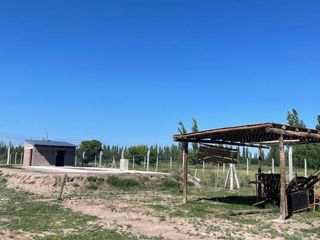 Foto 2 de Terreno con pileta y construcción