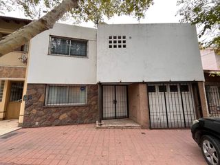 Foto 1 de Alquiler casa 4 dormitorios en 5ta sección