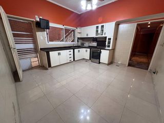 Foto 11 de Venta casa categoría parque chacabuco reciclada