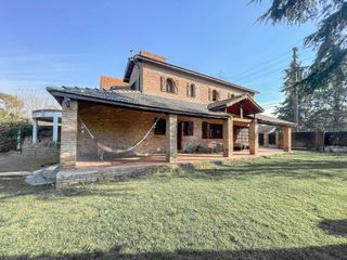 Foto 6 de VENTA CASA 5 AMB. R. ROJAS PARQUE PILETA QUINCHO
