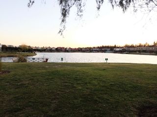 Foto 49 de VENTA CASA A LA LAGUNA 6 AMB.  BARRIO LA COMARCA