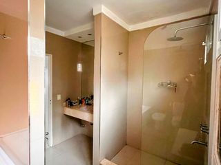 Foto 26 de VENTA CASA A LA LAGUNA 6 AMB.  BARRIO LA COMARCA