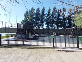 Foto 35 de VENTA CASA A LA LAGUNA 6 AMB.  BARRIO LA COMARCA