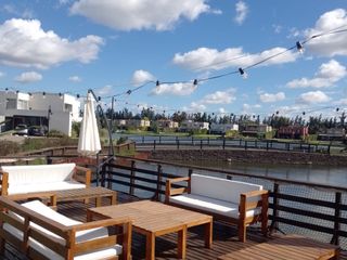 Foto 34 de VENTA CASA A LA LAGUNA 6 AMB.  BARRIO LA COMARCA