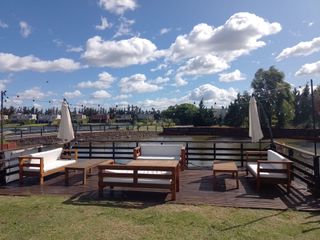 Foto 33 de VENTA CASA A LA LAGUNA 6 AMB.  BARRIO LA COMARCA