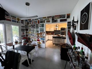 Foto 11 de VENTA CASA A LA LAGUNA 6 AMB.  BARRIO LA COMARCA