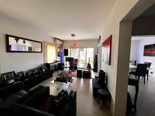 Foto 6 de VENTA CASA A LA LAGUNA 6 AMB.  BARRIO LA COMARCA