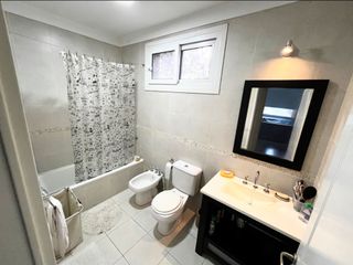 Foto 20 de VENTA CASA A LA LAGUNA 6 AMB.  BARRIO LA COMARCA
