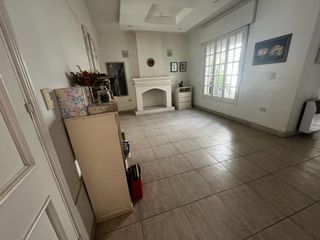 Foto 4 de VENTA CASA 3 DORMITORIOS A METROS CALLE BELGRANO