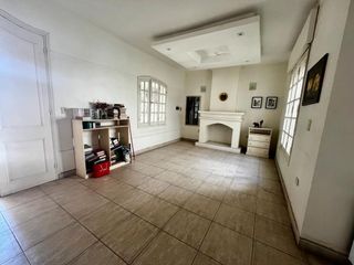Foto 3 de VENTA CASA 3 DORMITORIOS A METROS CALLE BELGRANO