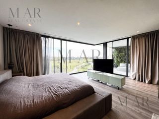 Foto 19 de Casa en Alquiler con muebles en El Golf, Nordelta
