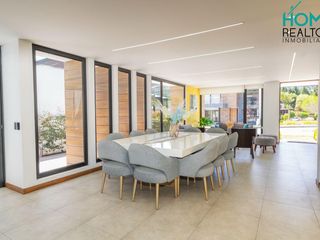 Foto 4 de LUJOSA CASA MODERNA DE OPORTUNIDAD AMOBLADA EN CHALLUABAMBA