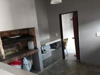 Foto 6 de Casa en venta - 2 Dormitorios 1 Baño - Villa Elvira