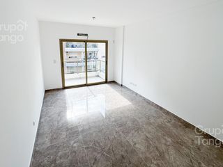 Foto 2 de Venta Departamento 3 Ambientes Villa Luro Balcón Cochera