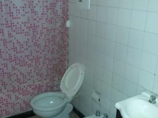 Foto 8 de AMPLISIMA!! CASA 4 DORM EN B° PARQUEFIELD. PILETA  Y JARDIN!