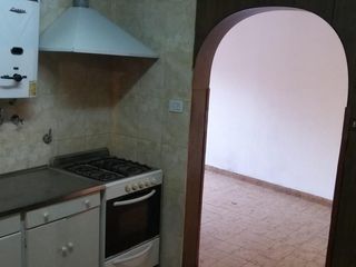 Foto 3 de AMPLISIMA!! CASA 4 DORM EN B° PARQUEFIELD. PILETA  Y JARDIN!
