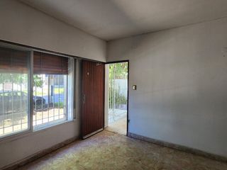 Foto 3 de CASA EN VENTA LA PLATA 3 DORMITORIOS Y JARDIN