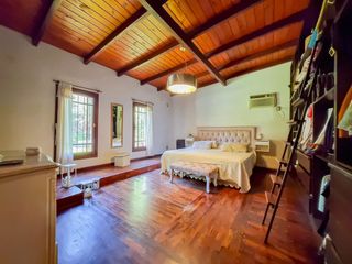 Foto 7 de VENTA CASA DE 4 DORMITORIOS CON PILETA EN FUNES