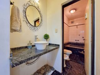 Foto 11 de VENTA CASA DE 4 DORMITORIOS CON PILETA EN FUNES