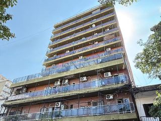 Foto 1 de Monoambiente con patio + cochera en Córdoba al 1100, Zona Centro