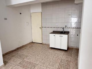 Foto 6 de Monoambiente con patio + cochera en Córdoba al 1100, Zona Centro