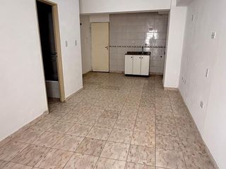 Foto 5 de Monoambiente con patio + cochera en Córdoba al 1100, Zona Centro