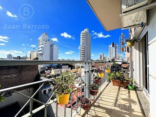 Foto 13 de Venta departamento de 3 ambientes con cochera en Banfield Este.
