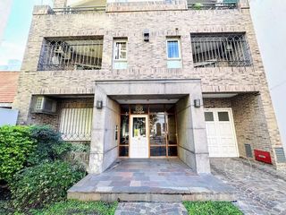 Foto 22 de Venta departamento de 3 ambientes con cochera en Banfield Este.