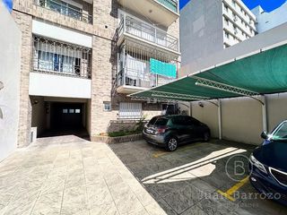Foto 17 de Venta departamento de 3 ambientes con cochera en Banfield Este.