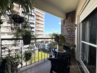 Foto 6 de Venta departamento de 3 ambientes con cochera en Banfield Este.