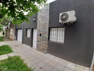 Foto 2 de VENTA CASA 2 DORM, COCHERA Y PATIO REFACCIONADA