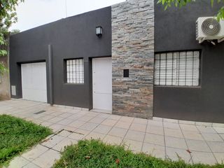 Foto 1 de VENTA CASA 2 DORM, COCHERA Y PATIO REFACCIONADA