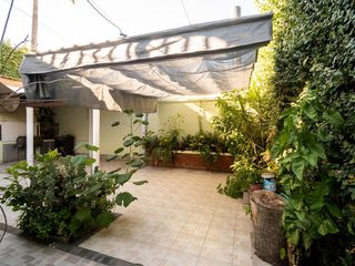 Foto 46 de Casa de 4 dormitorios cochera patio zona Costanera