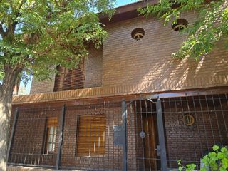 Foto 1 de VENTA CASA 3 DORMITORIOS CENTRO OESTE