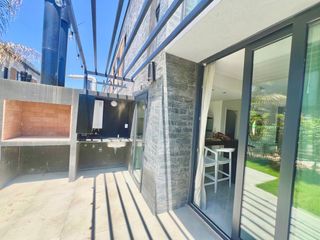 Foto 12 de VENTA CASA TRIPLEX A ESTRENAR - TIGRE SUNNY