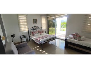 Foto 1 de Casa campestre de 2711 M2 en 650 mil en Apulo Cund, COL.