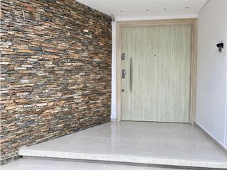 Foto 1 de VENTA CASA MODERNA POR CENTRO COMERCIAL ARRECIFES- RODADERO