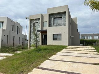 Foto 30 de Casa en venta Puertos del Lago ACACIAS