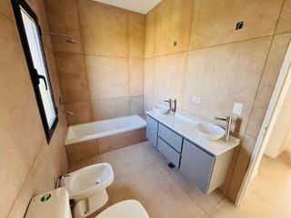 Foto 24 de Casa en venta Puertos del Lago ACACIAS