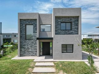 Foto 2 de Casa en venta Puertos del Lago ACACIAS