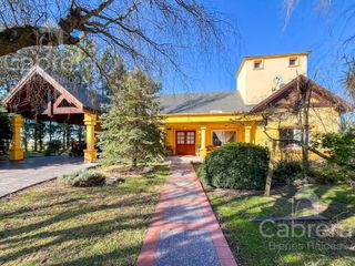 Foto 2 de Venta de casa 4 dormitorios en Haras del Sur I, La Plata