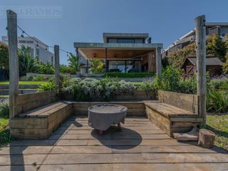 Foto 5 de Casa en  venta al lago en Virazon de 4 dormitorios en suite
