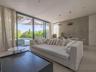 Foto 25 de Casa en  venta al lago en Virazon de 4 dormitorios en suite