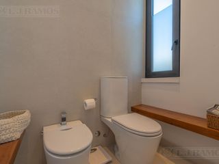 Foto 38 de Casa en  venta al lago en Virazon de 4 dormitorios en suite