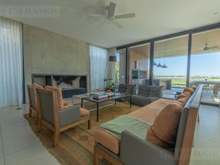 Foto 16 de Casa en  venta al lago en Virazon de 4 dormitorios en suite