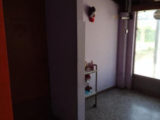 Foto 5 de Casa Multifamiliar en venta - 5 Dormitorios 6 Baños - 1.919Mts2 - González Catan