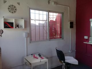 Foto 4 de Casa Multifamiliar en venta - 5 Dormitorios 6 Baños - 1.919Mts2 - González Catan