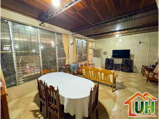Foto 8 de 00655 - VENTA CASA PUCALLPA - AV. SAENZ PEÑA - A.T 184 M2