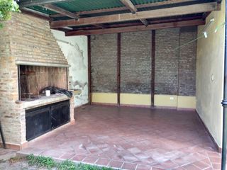 Foto 3 de CASA AL FRENTE / MENDOZA 3500 (ECHESORTU)