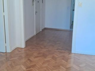 Foto 3 de Amplio dos ambientes en alquiler !!